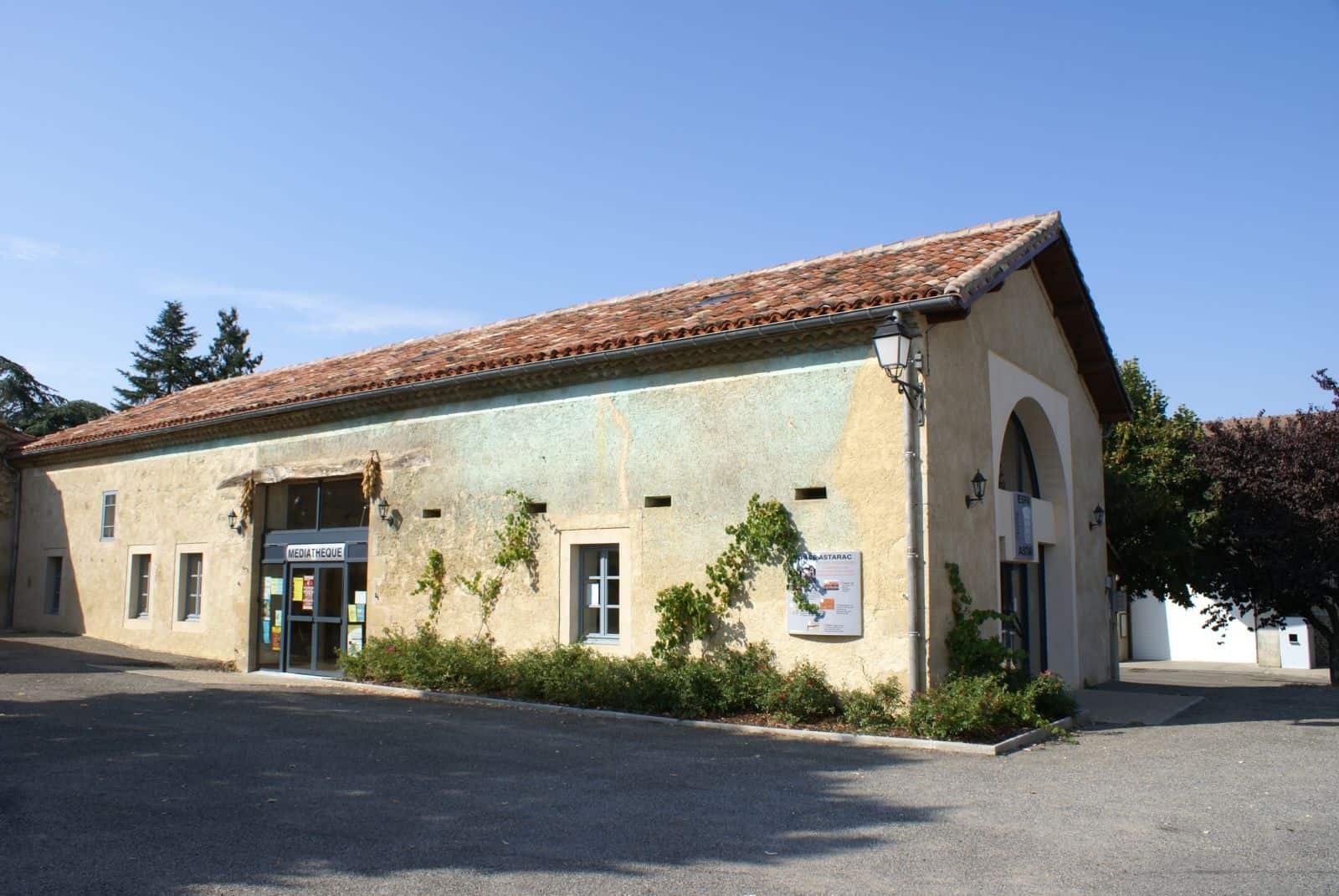 DSC05035 La Médiathèque